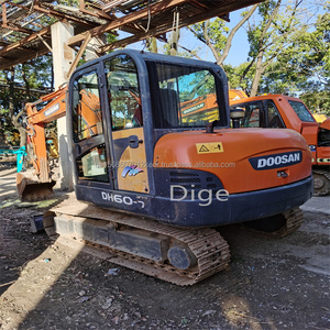Mini excavadora usada de 6 toneladas Doosan DH60 con buenas condiciones Corea Baja hora de trabajo Multifunción Excavadora sobre orugas Doosan DH60 - Product Image 4