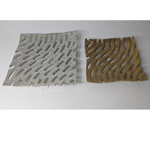 Plats en métal aluminium verni, plateaux de service de luxe, forme feuille d'or et d'argent, très demandés pour hôtels et restaurants - Product Image 4