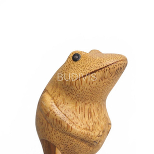 Sculpture de grenouille en bois sculpté à la main, art moderne, décoration d'intérieur pour chambre à coucher, figurine animale de table, cadeau de luxe pour les fêtes - Product Image 4