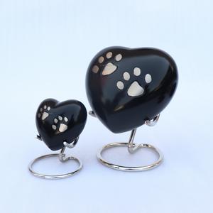 Urnas de Latón de Alta Calidad para Cenizas de Mascotas, Urnas de Cremación con Grabado de Corazón, Urna de Latón y Estaño con Forma de Corazón Hecha a Mano - Product Image 1