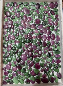 Trimurti Gems - Piedras de Zoisita Rubí 100% Naturales de Alta Calidad, Formas Mixtas, Cabujones, Cuentas Sueltas, Colgantes Personalizados para la Fabricación de Joyas - Product Image 2