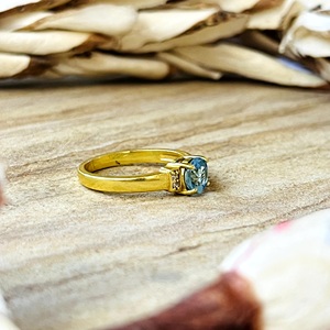 Anillos de Topacio Azul de Diseño Único, Banda Minimalista de Latón para Mujer, Chapado en Oro de 18k, Estilo Geométrico Delicado, para Venta al por Mayor/OEM/ODM - Product Image 2