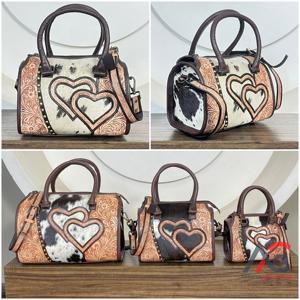 Sac de voyage unisexe en cuir de vachette façonné à la main, motif floral occidental, motif cœur, sac à bandoulière pour week-end, idéal comme cadeau (OEM/ODM) - Product Image 1