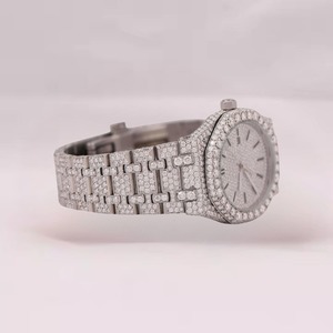 Reloj de Diamantes Moissanite de Diseño para Hombre, Más Vendido, Resistente al Agua, de Lujo, para Uso Casual y de Negocios, Disponible para la Venta - Product Image 2