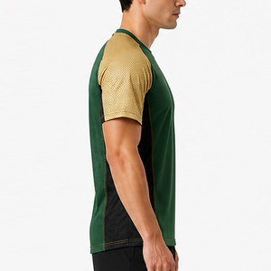 Camiseta Deportiva de Malla Transpirable para Hombre, Tejido Ligero, Paneles de Ventilación, Corte Atlético y Elegante, Ropa Deportiva para Sesiones Activas - Product Image 5
