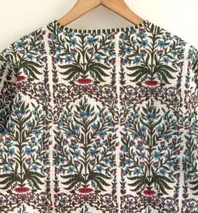 Chaqueta Acolchada de Algodón con Estampado Floral: Abrigo Ligero Reversible Hecho a Mano - Product Image 5