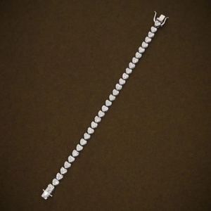 Pulsera de tenis con 40 diamantes de laboratorio talla corazón para mujer, certificada IGI, oro de 14K, elegante para bodas y fiestas. - Product Image 2