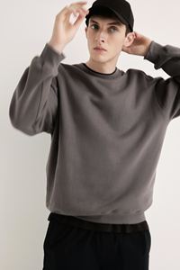 เสื้อฮู้ดผู้ชายคอกลมโอเวอร์ไซส์ผ้าฟลีซ 400 กรัม พิมพ์ลายโลโก้ตามสั่ง สีพื้น ปักลาย 3 มิติ ย้อมสีแบบ Tie-Dye สำหรับฤดูหนาวและฤดูใบไม้ร่วง - Product Image 4