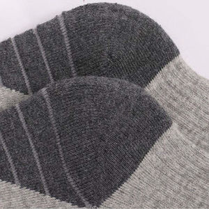 Chaussettes de sport athlétiques haut de gamme en coton personnalisées, respirantes, à séchage rapide, brodées, pour hommes, vente en gros - Product Image 5