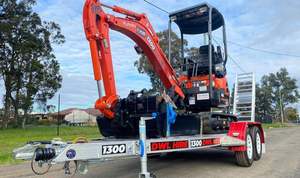 Kubota U17-3 Crawler/<b>Tracked</b> – Excavator-Weight: 3,700 lbs, 16.1 HP Engine Power - Product Image 6