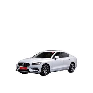 Volvo S60 B5 2024, Ultra Brillante, Volante a la Izquierda, Caja de Cambios Automática, Asientos de Cuero, Cámara Trasera - 12,356 km - Product Image 1