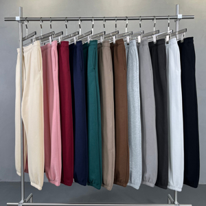 Joggers décontractés noirs pour hommes en molleton bouclette, mélange polyester/coton, de luxe, biologiques, pré-rétrécis, certifiés GOTS, teinture unie de qualité supérieure, taille élastique - Product Image 4