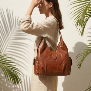 Sac à bandoulière en cuir souple, sac hobo marron cognac, sac à main minimaliste pour tous les jours - Product Image 1