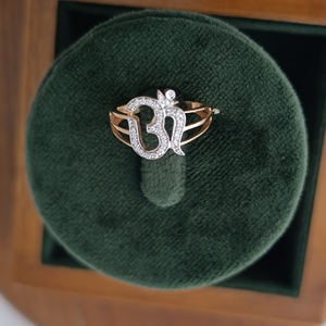 Bague religieuse avec symbole Om pour femme, design spirituel hindou, élégante, à porter au quotidien, bijoux fins, cadeau - Product Image 3