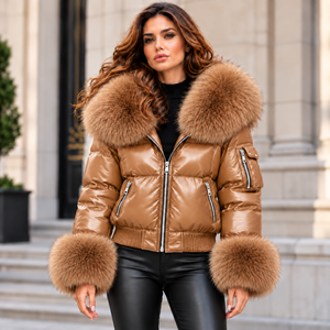 Veste en cuir matelassée pour femmes avec garniture en fourrure surdimensionnée, vêtement d'extérieur tendance pour l'hiver/manteau bomber d'hiver - Product Image 1
