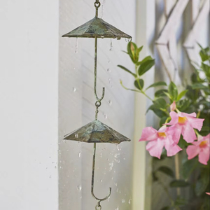 Cadena de lluvia decorativa de metal para exteriores, para patio, jardín y terraza, que crea un atractivo visual y funcional. - Product Image 1