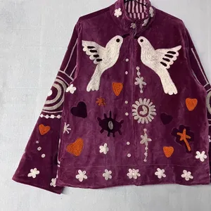 Chaqueta de Terciopelo Morado Oscuro Bordada a Mano, Estilo Vintage, para Mujer, con Cuello Alto y Mangas Largas, Abrigo Festivo de Invierno de Primera Calidad - Product Image 4
