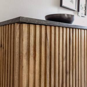 Aparador de 4 puertas Vandana Sereno Arion en madera de mango y mármol - Product Image 5