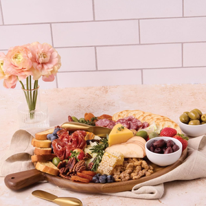 Planche à découper ronde haut de gamme en bois d'acacia avec poignée pour cuisine, plateau de service en bois fabriqué au Vietnam (vente en gros) - Product Image 2