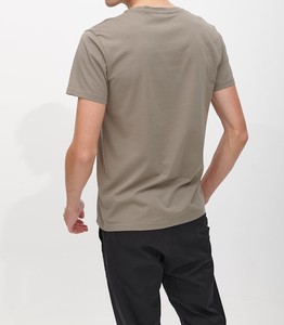 เสื้อยืดออกแบบโลโก้ตามสั่ง แขนสั้น ผ้าฝ้ายผสมโพลีเอสเตอร์ สีพื้น ไซส์ใหญ่สำหรับผู้ชาย แฟชั่นทันสมัยใส่ได้ทุกวัน - Product Image 1