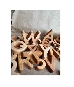 Letras del alfabeto de madera alegres y coloridas para la decoración de la sala de juegos infantil, material didáctico. - Product Image 1