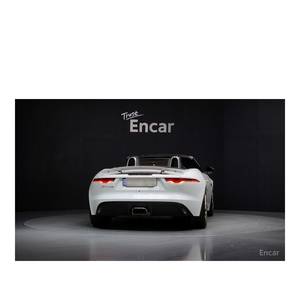 Jaguar F-TYPE P300 Convertible con Caja de Cambios Automática y Cámara Trasera, Modelo de Junio de 2021, 27,352 km, Asientos de Cuero, Volante a la Izquierda - Product Image 4