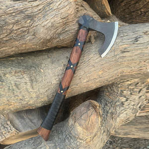 Hacha Vikinga Industrial Tradicional, Hecha a Mano, con Cabeza de Acero, Mango de Madera Natural y Empuñadura de Cuero, Estilo Nórdico Histórico, para Camping y Manualidades - Product Image 1