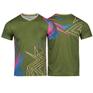 Maillot de football personnalisé pour homme à col en V, imprimé géométrique sublimé, anti-humidité, coupe athlétique, manches courtes, tissu mesh vert - Product Image 1