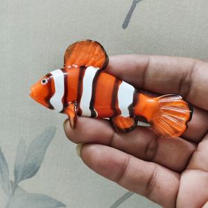 ตุ๊กตาปลาการ์ตูนแก้วเป่ามือ สีส้มขาวลายทาง ของตกแต่งรูปสัตว์ งานฝีมือทำมือ - Product Image 3