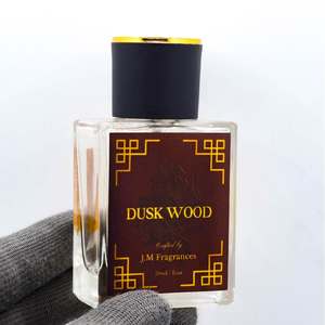 Etiquetas de Perfume de PVC con Relieve Personalizadas de Lujo |   Etiquetas Adhesivas de Vinilo Metálico Dorado Resistentes al Agua y a los Rayos UV para Envases de Perfume - Product Image 5