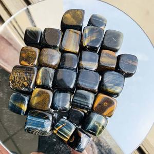 Vente en gros de pierres précieuses œil de tigre bleues de qualité supérieure, forme carrée, pour la fabrication de bijoux, disponibles en grande quantité - Product Image 2