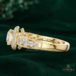 Anillo de compromiso clásico de diamantes redondos con doble halo, bordes con cuentas de milgrain, detalles de engaste en canal y anillo de galería esculpido - Product Image 5