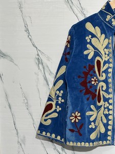 Chaqueta Suzani de Terciopelo Hecha a Mano con Diseño Dinámico Explosivo y Comodidad Superior, Abrigo de Invierno Bohemio con Bordado Floral, Prenda Exterior Artesanal - Product Image 5