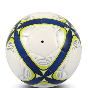 Ballon de football de qualité supérieure conçu pour des performances cohérentes lors des matchs de ligues professionnelles - Product Image 2
