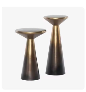 Mesas metálicas resistentes para espacios de convivencia, cafeterías y restaurantes, con estructura sólida y gran capacidad de superficie. - Product Image 2