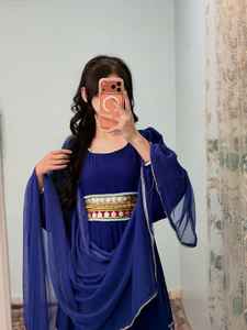 Robes de mariée afghanes Kuchi modernes faites à la main en gros, grandes tailles, avec appliques en dentelle et volants, en tissu de coton de la meilleure qualité, longueur genou - Product Image 3