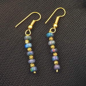 ต่างหูประดับโอปอลเอธิโอเปียสีดำหลายเฉด, ทอง 14K, พลอยสีรุ้งธรรมชาติ - Product Image 5