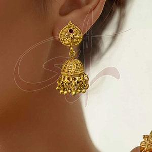 Boucles d'oreilles pour femmes en acier inoxydable écologique, plaquées or, tendance, personnalisables, de haute qualité, service OEM professionnel - Product Image 4