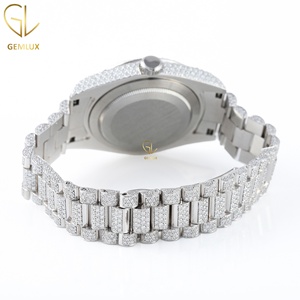 Montre Hip Hop de Luxe pour Homme avec Cadran Romain Entièrement Sertie de Diamants Moissanite D VVS Blancs, Date Automatique et Testeur de Diamants Inclus - Product Image 3