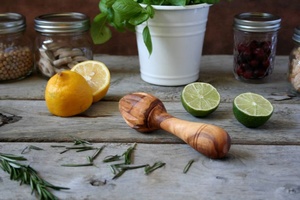 Wood <b>lime</b> <b>squeezer</b> top selling manual wooden <b>squeezers</b> natural citrus juicer juice extractor - Product Image 2
