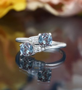Anillo de Compromiso de Plata con Alejandrita de Corte Redondo y Gema que Cambia de Color, Anillo de Promesa Nupcial de Lujo para Mujer, para Bodas y Fiestas - Product Image 2