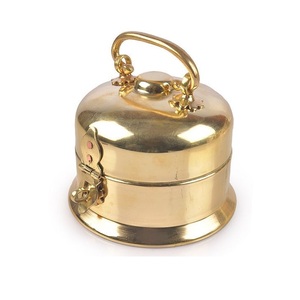 Venerable bandeja de metal para calentar alimentos, diseñada para satisfacer las necesidades de servicio, con construcción confiable y beneficios prácticos. - Product Image 1