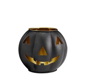 Luz Decorativa de Halloween con Forma de Calabaza Metálica, Tendencia en la Industria, para Uso en Interiores, Negra con Detalles Dorados - Product Image 2