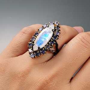 Bague Cadeau Liberté en Pierre de Lune Arc-en-ciel, Élégance Spirituelle Artisanale, Certifiée IGI, Bijoux de Mariage de Luxe - Product Image 2