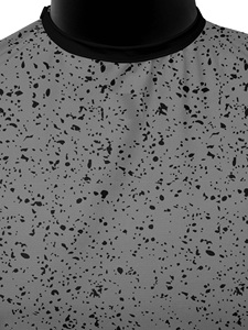 Capa de Peluquería Negra con Puntos Rojos, Textil Resistente al Agua - Product Image 4