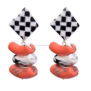 Boucles d'oreilles en résine de couleur personnalisées luxueuses fabriquées à la main pour femmes accessoires de mode hautement polis de haute qualité d'Inde - Product Image 2