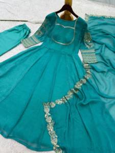 Vestido de seda con bordado de diseño y detalles de codificación, con pantalón y dupatta, completamente cosido, listo para usar. - Product Image 4