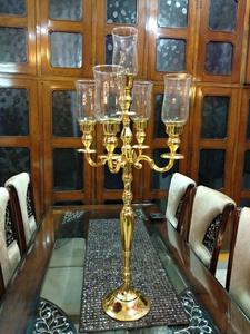Candelabro de Latón Chapado en Oro con Diseño de Flor de Cristal, Portavelas Decorativo para Decoración de Mesa de Boda o Hogar - Product Image 4