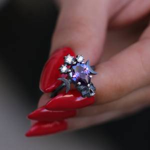 Anillo de Calavera Hecho a Mano en Plata de Ley con Amatista, Joyería Gótica Art Deco, Certificado IGI, Anillo de Compromiso para Mujer - Product Image 2