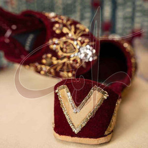 Calzado Khussa de Alta Calidad para Mujer, Color Personalizado, Hecho a Medida, Antideslizante, Parte Superior de Terciopelo Estampado, Suela Antideslizante, Venta al Por Mayor - Product Image 6